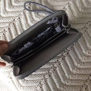 Adrienne Vittadini Wallet With CHARGING POUCH